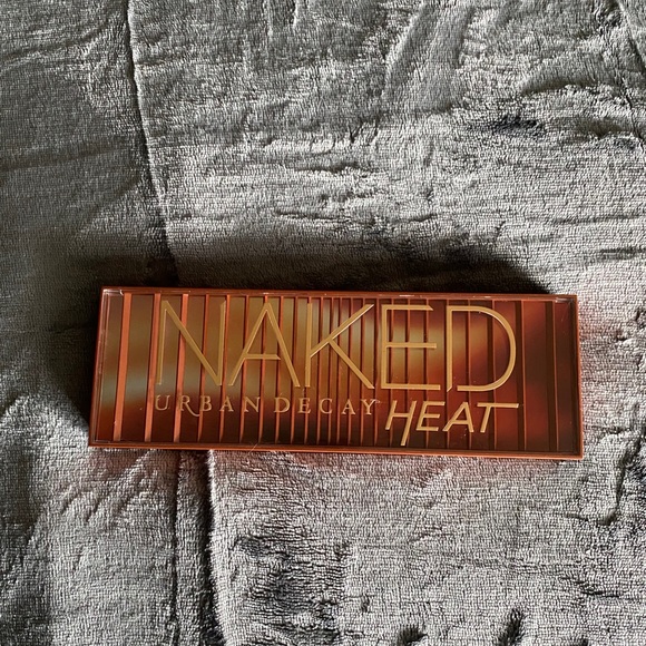 Urban Decay Heat Palette - Picture 1 of 4